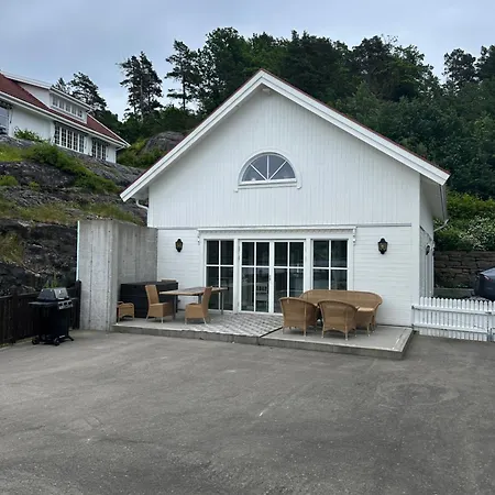 Leilighet Ved Sjoen I Idylliske Risor Exterior photo