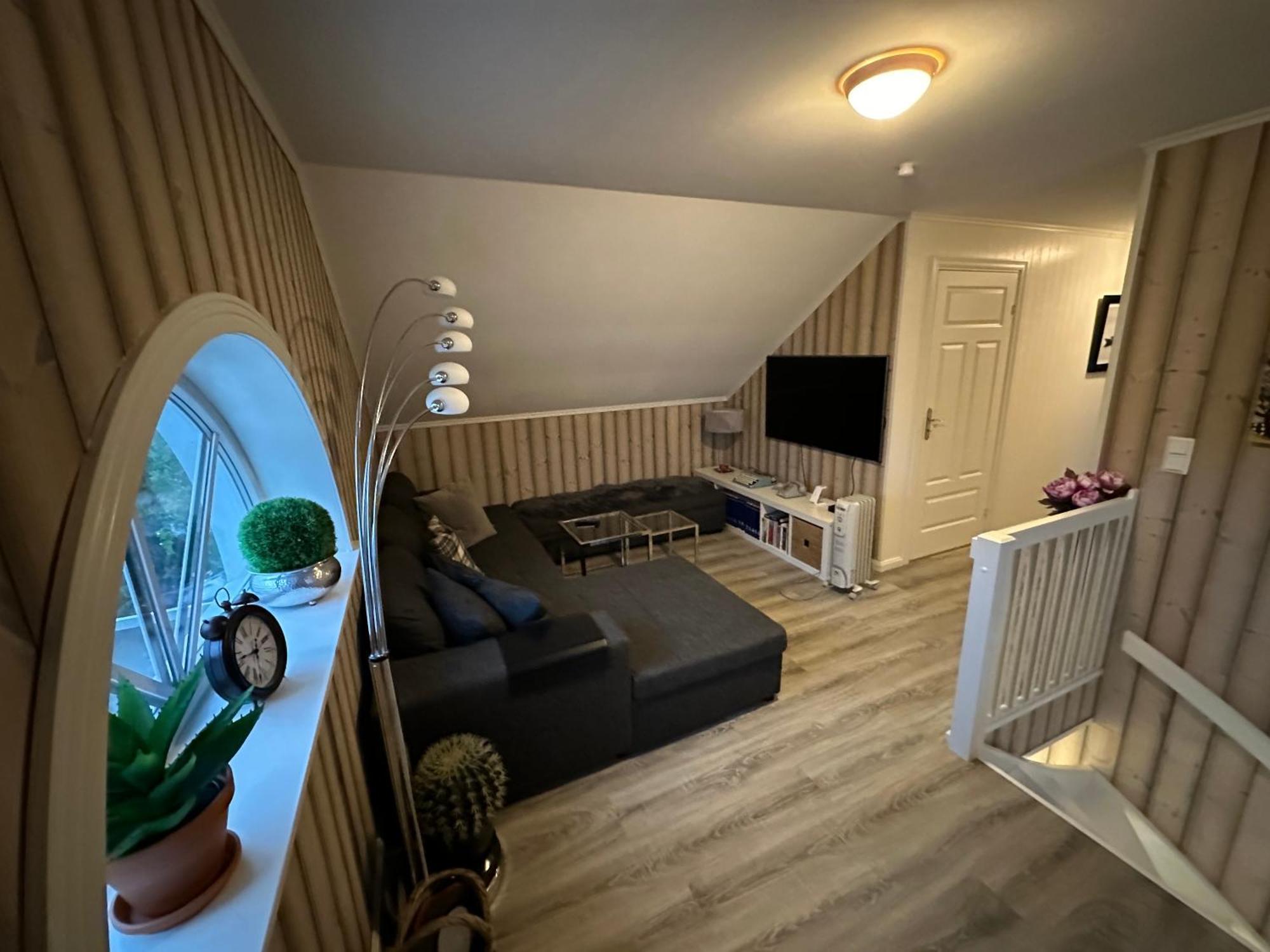 Ved Sjoen I Idylliske Apartment Risor