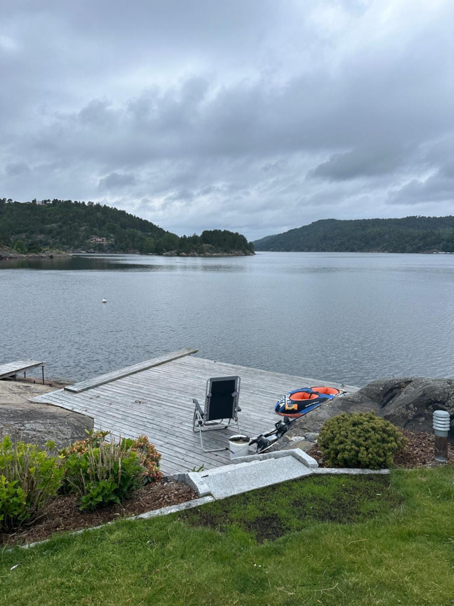 Ved Sjoen I Idylliske *