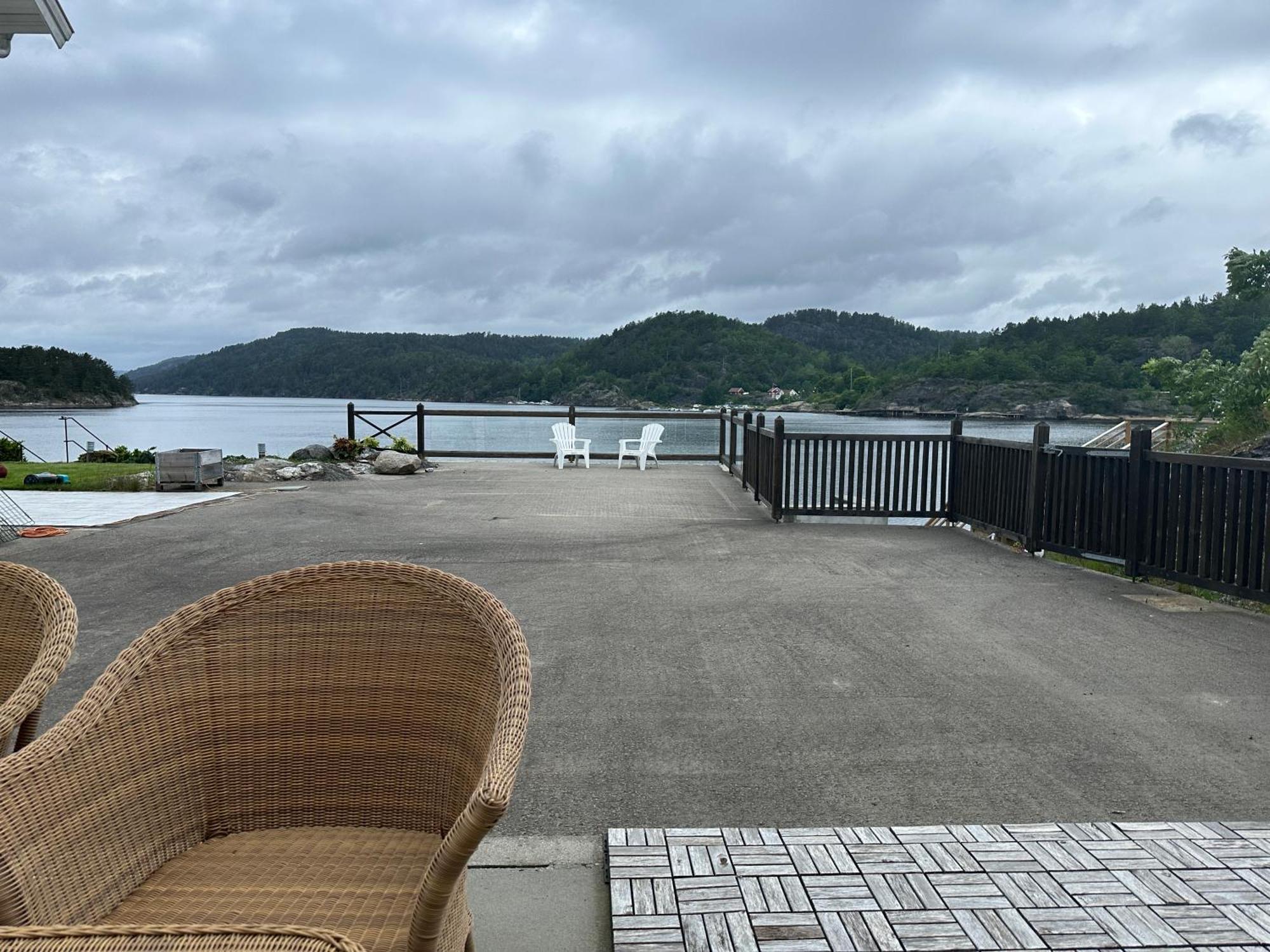 Ved Sjoen I Idylliske * Risør