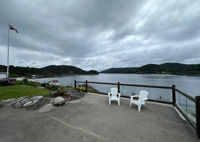 Leilighet Ved Sjoen I Idylliske Risor